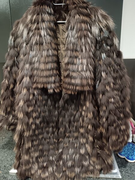 Haina din blana de vulpe polara